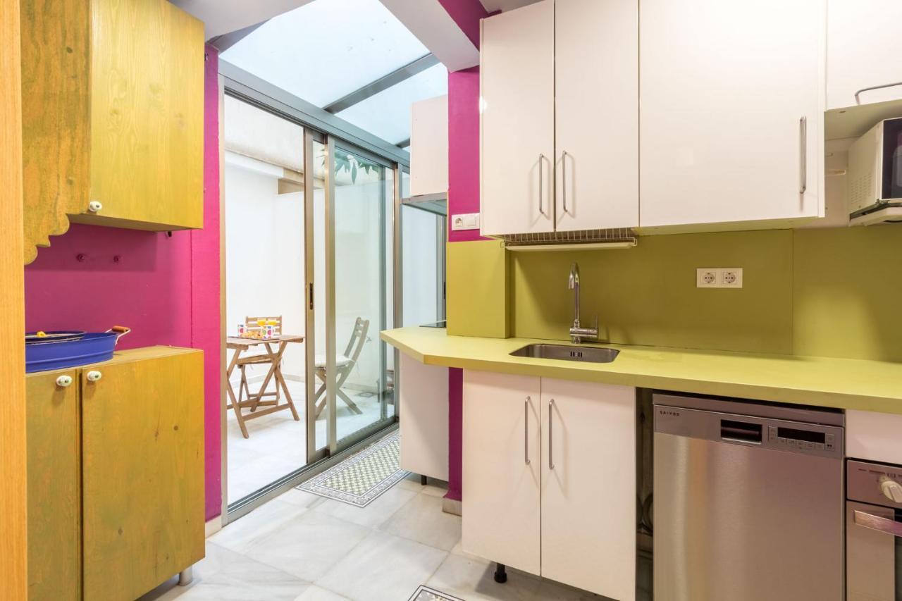 Goles Courtyard With Parking By Valcambre Apartment Seville Exterior photo