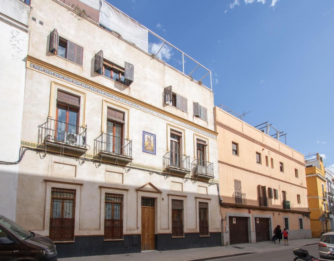 Goles Courtyard With Parking By Valcambre Apartment Seville Exterior photo